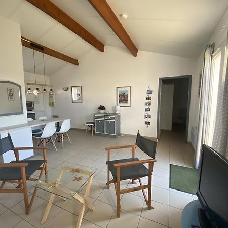 Maison Cosy Avec Piscine Partagee Le Château-dʼOléron Esterno foto